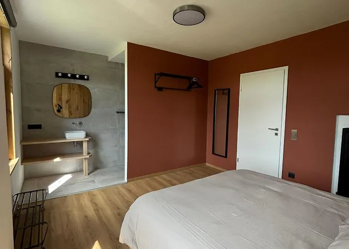 La Maison Calestienne * 莱斯河畔的汉恩